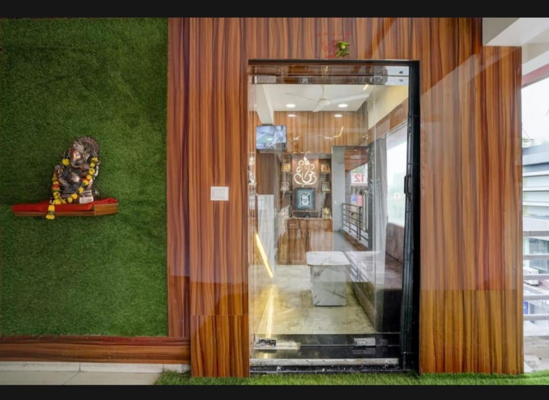 Hotel Shubham Inn Thaltej Αχμπανταμπάντ Εξωτερικό φωτογραφία